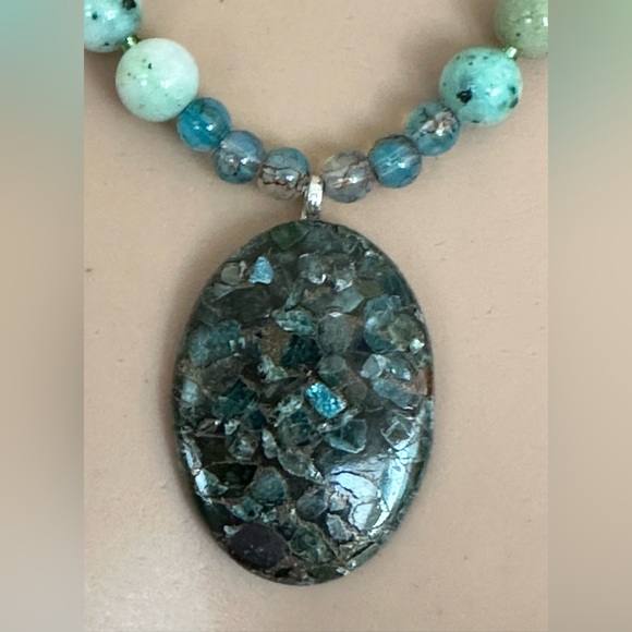 22 inch Chrysocolla gemstone bead necklace NWOT - Picture 3 of 13